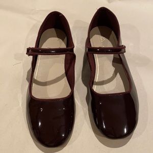 Zara girls burgundy patent leather dress shoes